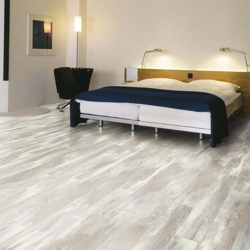 Kronotex Hella Oak - Amazone 10mm Laminate Flooring (160228) - Image 4